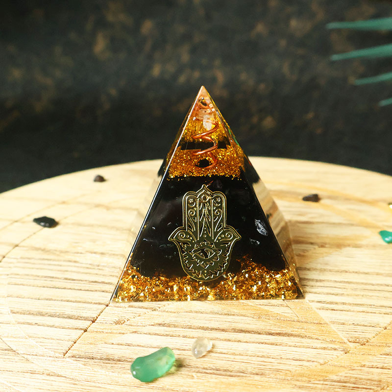 Hamsa Hand Resin Crystal Pyram - Home & Hotel Textiles Private Limited recension och pris