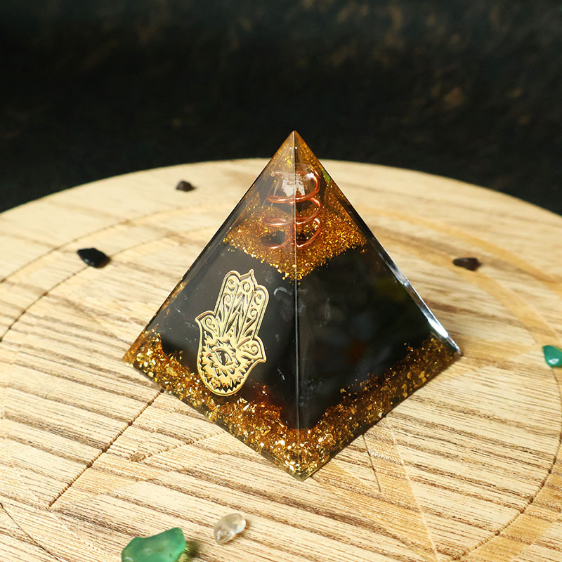Hamsa Hand Resin Crystal Pyram - Home & Hotel Textiles Private Limited recension och pris