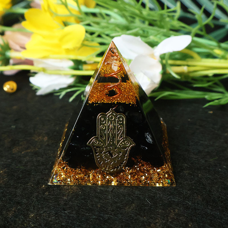 Hamsa Hand Resin Crystal Pyram - Home & Hotel Textiles Private Limited recension och pris