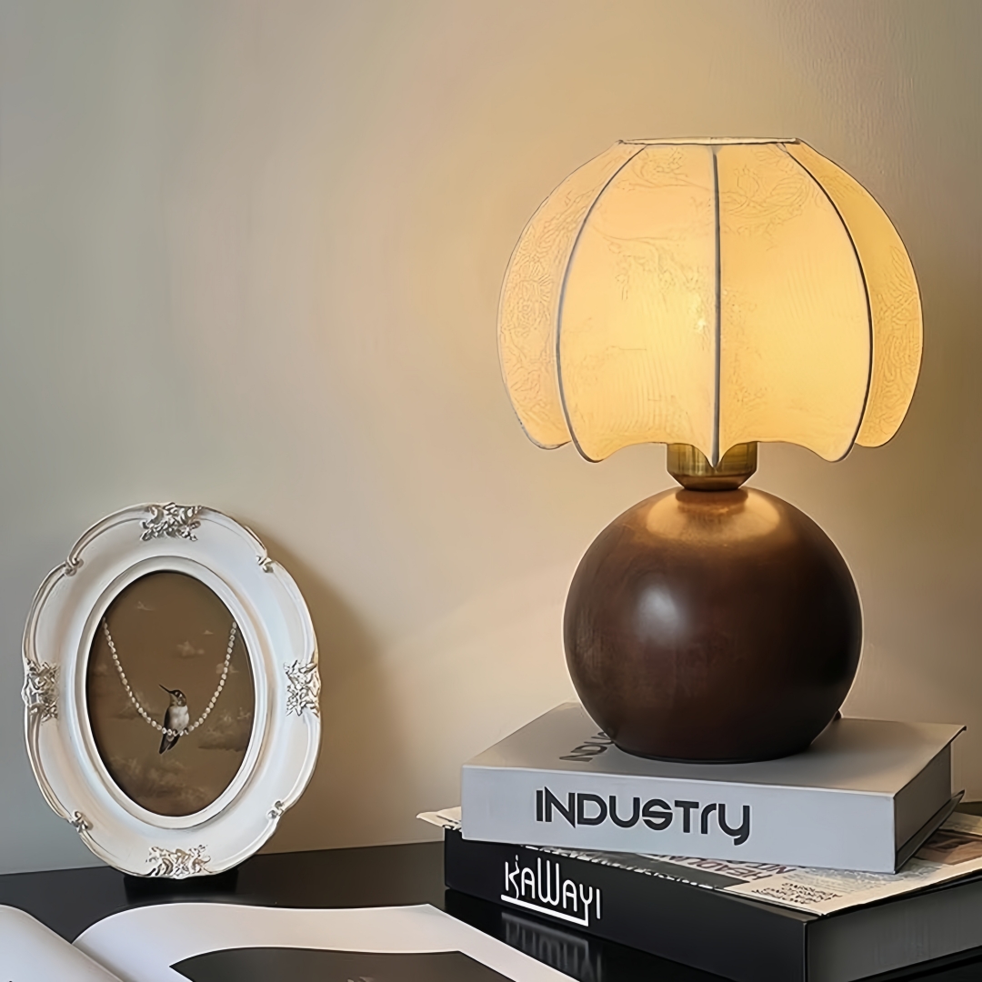 Vintage floral table lamp, med - Home Textiles & Furnishings recension och pris